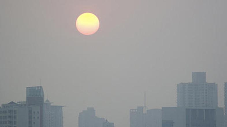 Onesnaženost zraka je v Pekingu največji problem, ki oblastem povzroča sive lase