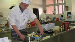 Radovljiško gostinsko in turistično šolo sta na včerajšnjem predtekmovanju zasto