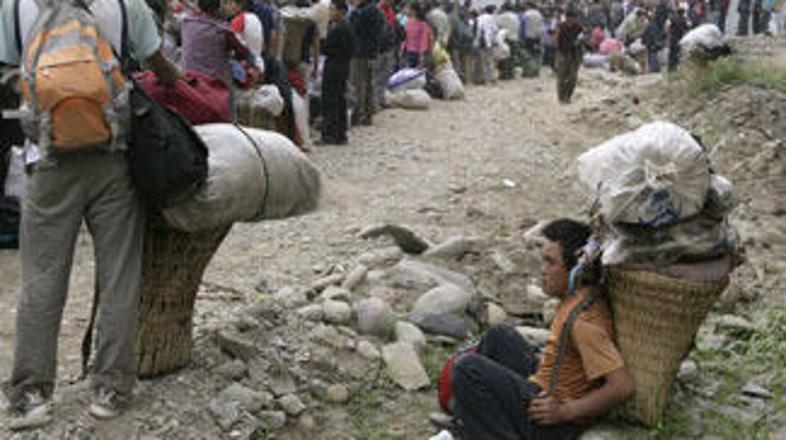 Kitajske oblasti so iz območja jezera Tangjishan evakuirale skoraj dvesto tisoč 