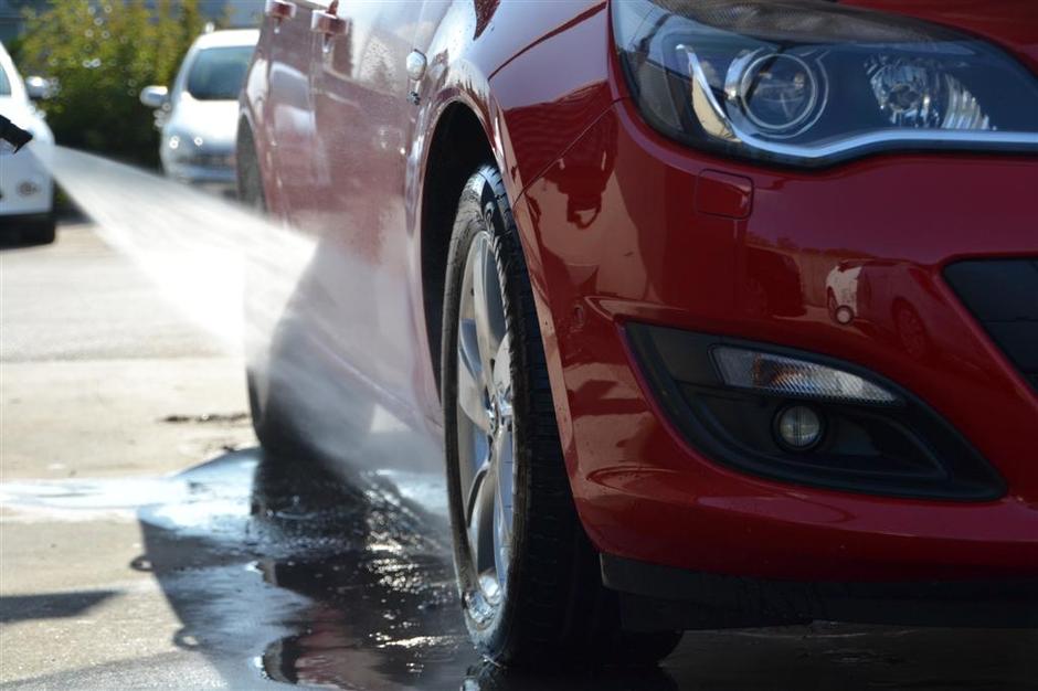 Pranje avtomobila | Avtor: Gregor Prebil