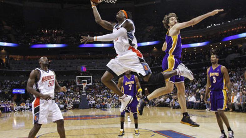 Gerald Wallace je zasenčil Kobeja Bryanta in svojo ekipo približal končnici.