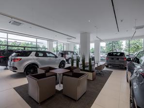 Prodajni salon vozil Land Rover