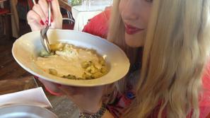 V gostilni na ljubljanskem gradu je redna gostja.