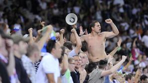 Na nogometni zvezi Slovenije opozarjajo na neprimerno obnašanje nekaterih navija