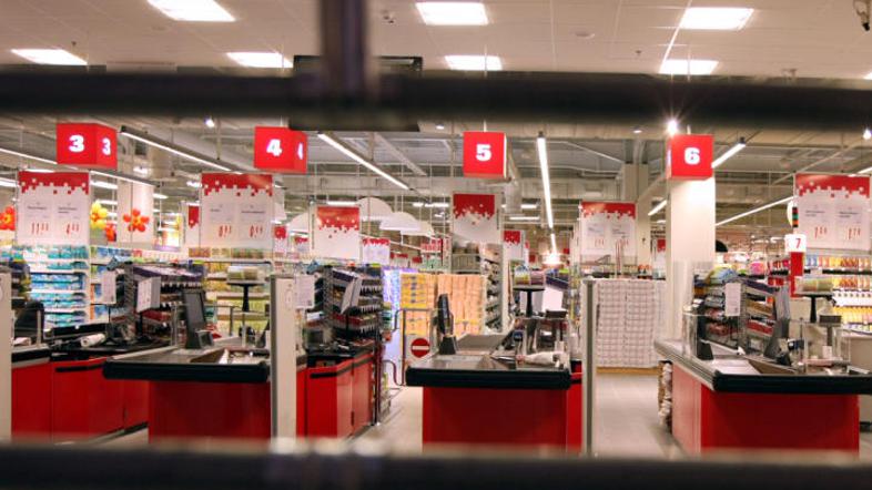 Ukradeno v koprski Supernovi je policija zasegla, par pa pridržala.