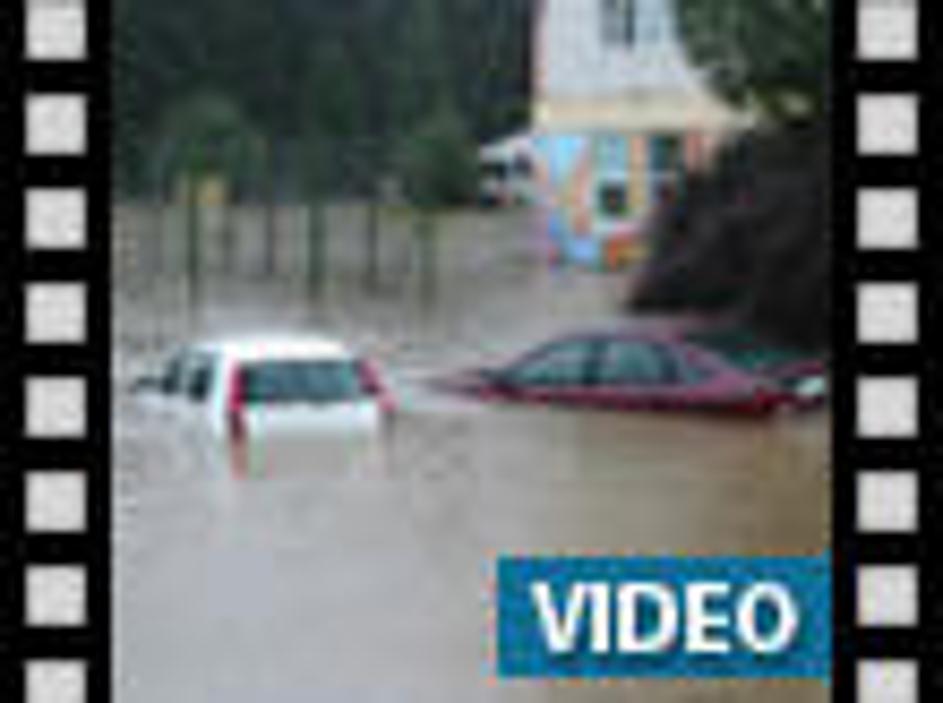 Včerajšnje neurje je za sabo pustilo ogromno gmotno škodo.