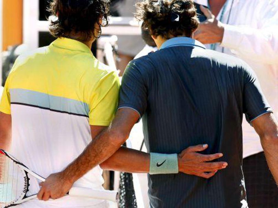 Federer je pred drugim grand slamom sezone OP Francije z zmago nad Nadalom na pe