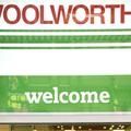 Britanski gigant Woolworths zapira 200 od svojih 600 trgovin.