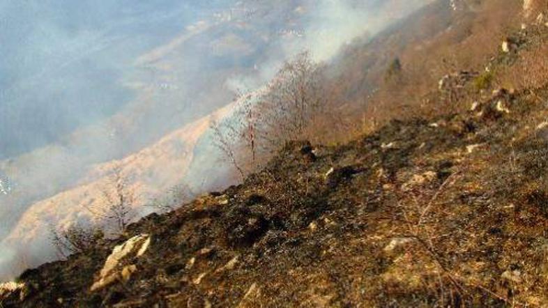 Mrzli vrh je hrib nad Tolminom.