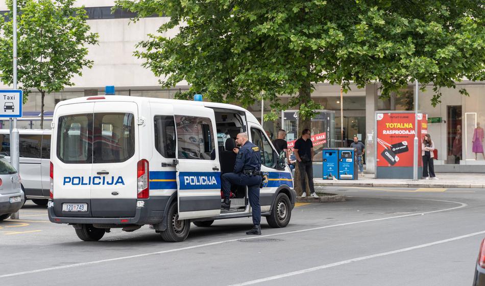 120 policistov lovi preprodajalce drog: Prve podrobnosti operacije