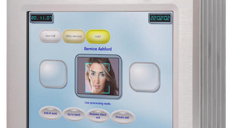 Naprava za kontrolo pristopa s katero je podjetje Tab system d.d. poželo nagrado