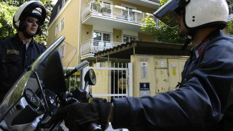 39-letnik je v tej hiši s sekiro pobil svojo soprogo, sedemletno hčerko, starše 