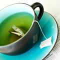 Mleko v zelenem čaju je lahko škodljivo, zato ga raje pijte brez dodatkov.