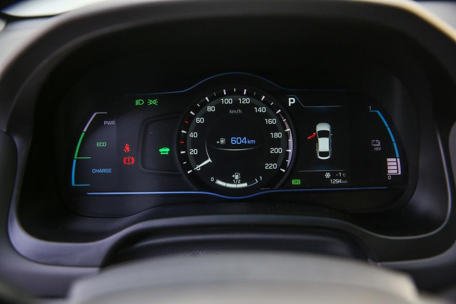 Hyundai Ioniq Plug-In Hybrid | Avtor: Saša Despot