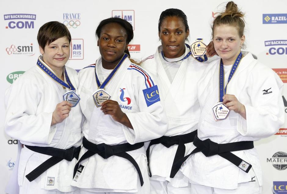 Tina Trstenjak (prva z leve) judo | Avtor: EPA
