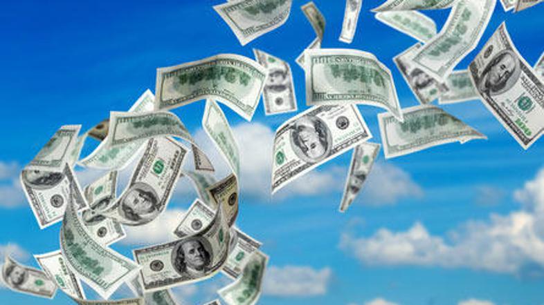 Med dvesto ljudi je razdelila 280.000 evrov.