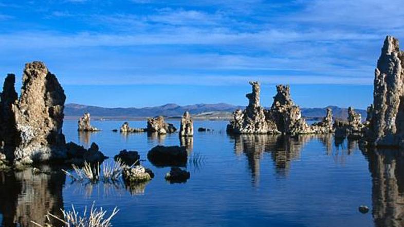 Mono Lake v Kaliforniji je eno od najstarejših jezer v Severni Ameriki.