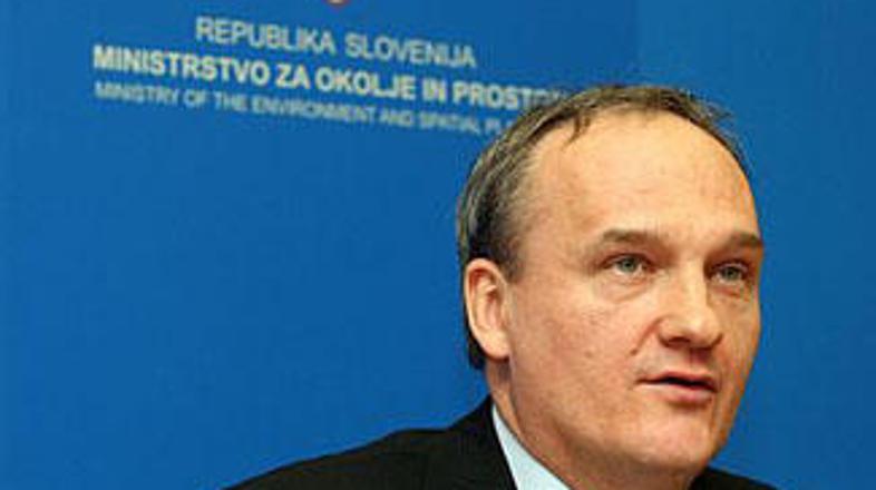 Računsko sodišče opozarja okoljsko ministrstvo in ministra Podobnika, da je treb