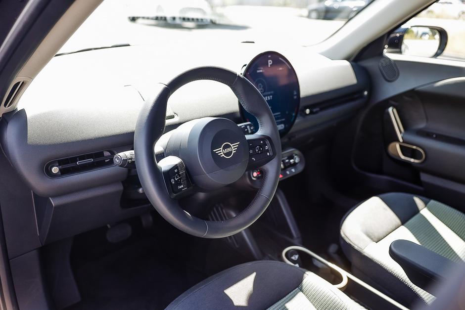 primerjava mini cooper S in mini aceman | Avtor: Saša Despot