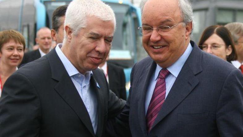 Minister Bajuk (na sliki desno v pogovoru s portugalskim finančnim ministrom Fer