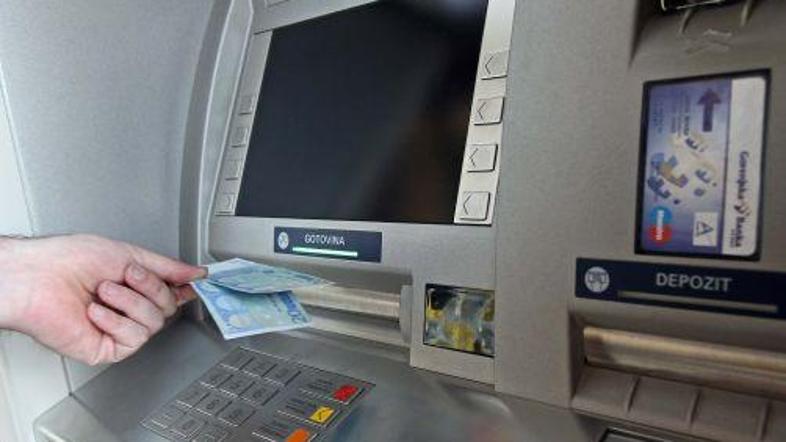 Na OZS ne razpolagajo s podatkom, koliko članov bo akcijo dvigovanja gotovine z 