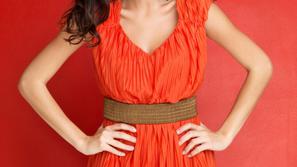 ženska lepotica rjavolaska