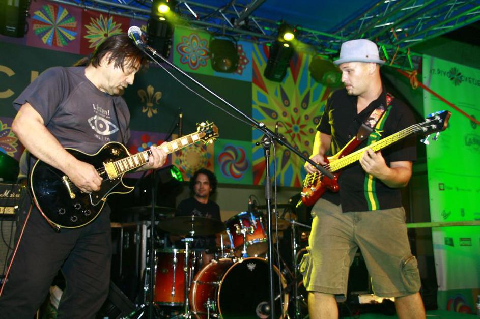 Pivo in cvetje razigral Laško