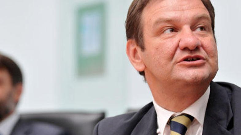 Simon Vrhunec, šef UKC, ni za to, da imajo tamkajšnji zaposleni tudi koncesijske