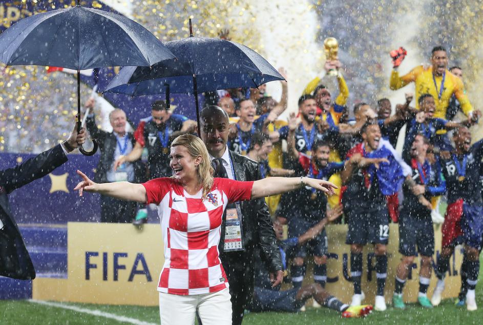 Kolinda Grabar-Kitarović na podelitvi pokala, svetovno prvenstvo v nogometu Rusija 2018