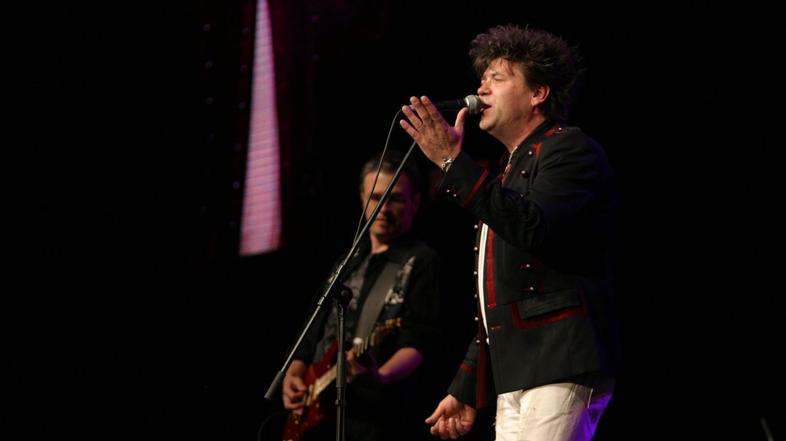 crvena jabuka, dražen žerić