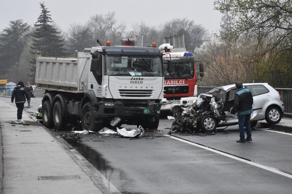 Smrtna prometna nesreča na mostu čez Muro
