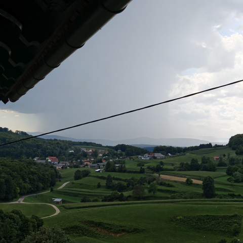 vreme Trebnje pooblačitev dež nevihta