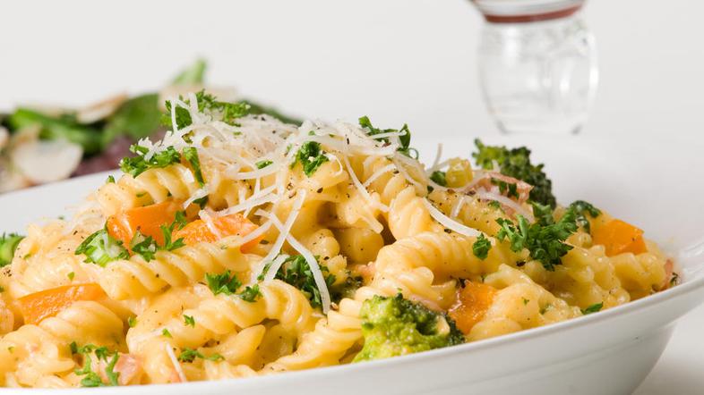 Testeninam lahko dodate tudi malo paprike. (Foto: Shutterstock)