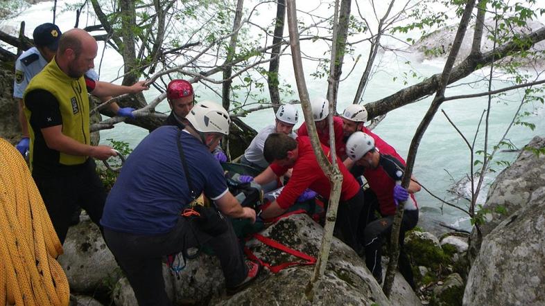 Reševanje vodnika na soči