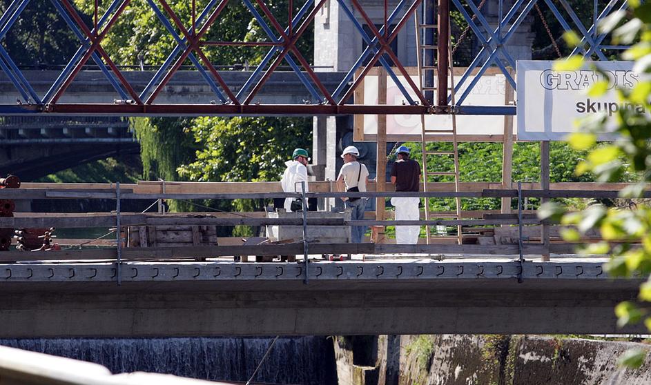 Nesreča na mostu čez Ljubljanico v bližini Cukrarne.