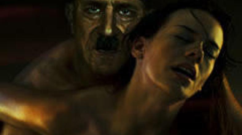 Reklamni spot, ki prikazuje nezaščiten seks mladenke z nacističnim voditeljem Ad