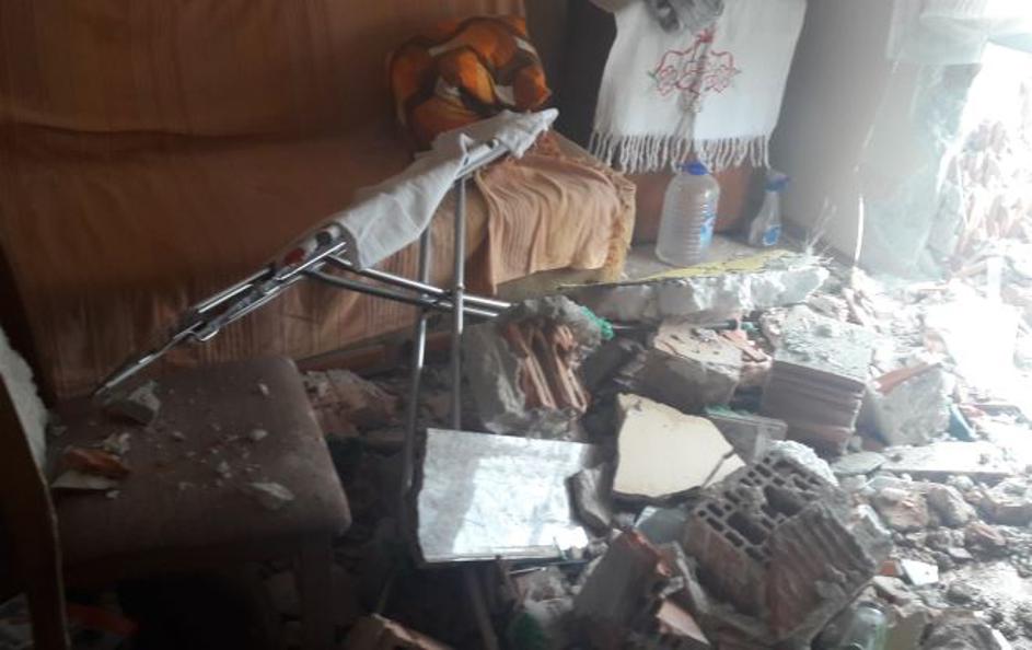 Avto se je zaletel v hišo, avto, hiša