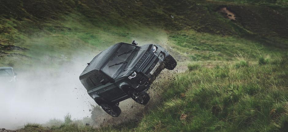 land rover defender, james bond 007 | Avtor: Jaguar Land Rover