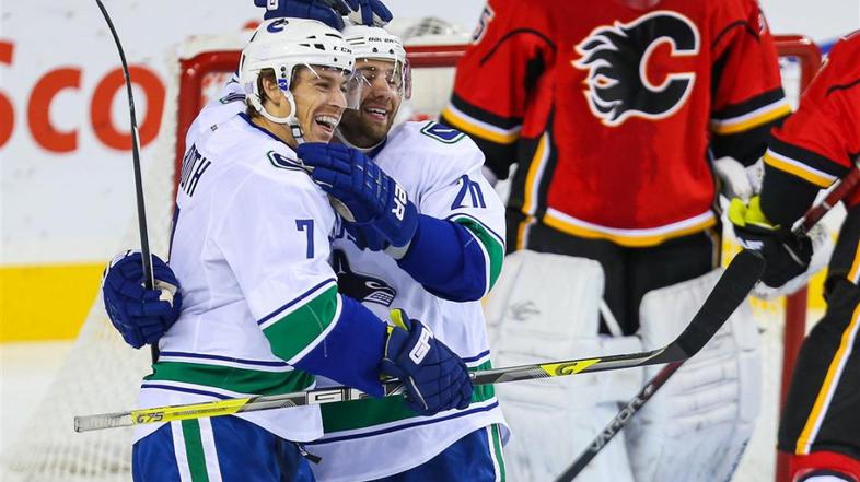 Booth Higgins Calgary Flames Vancouver Canucks NHL liga