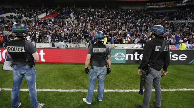 Lyon Besiktas neredi navijači