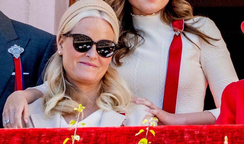 Princesa v paniki klicala moža, sedaj je znano, kaj je od nje takrat hotel Epstein