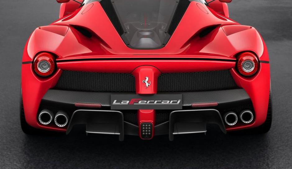 Izpuh | Avtor: Ferrari