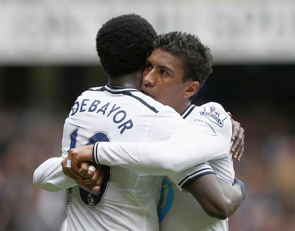 Adebayor Paulinho Tottenham Fulham Premier League Anglija liga prvenstvo | Avtor: Reuters