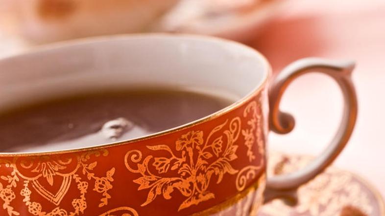 Zeliščni čaji tudi poleti prijajo in pomagajo telesu. (Foto: Shutterstock)