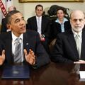Barack Obama (levo)  je naznanil, da bo predsednika Zveznih rezerv Bena Bernanke