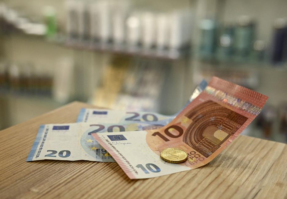 denar evro bankovci kovanci | Avtor: Profimedia