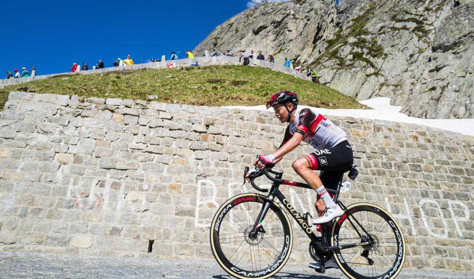 Po sobotnem padcu umrl nekdanji Pogačarjev moštveni kolega Muñoz