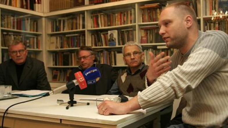 Za pisatelje je najbolj sporno, da zakon o javni agenciji za knjigo daje politik