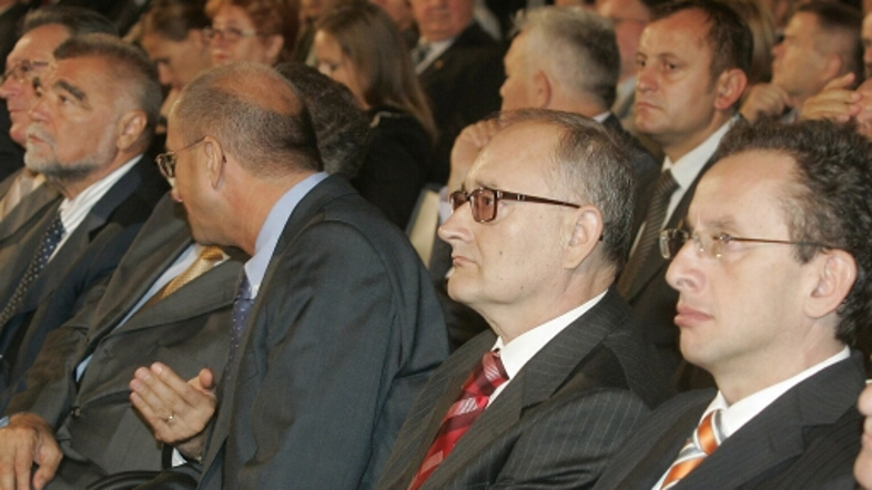 Stipe Mesić (na levi) uspeh Slovenije vidi predvsem v močni izvozni dejavnosti.