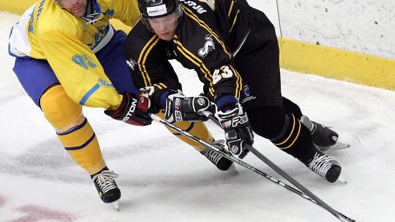 Tomi Mustonen (levo) je ena od treh okrepitev zmajev. (Foto: EPA)